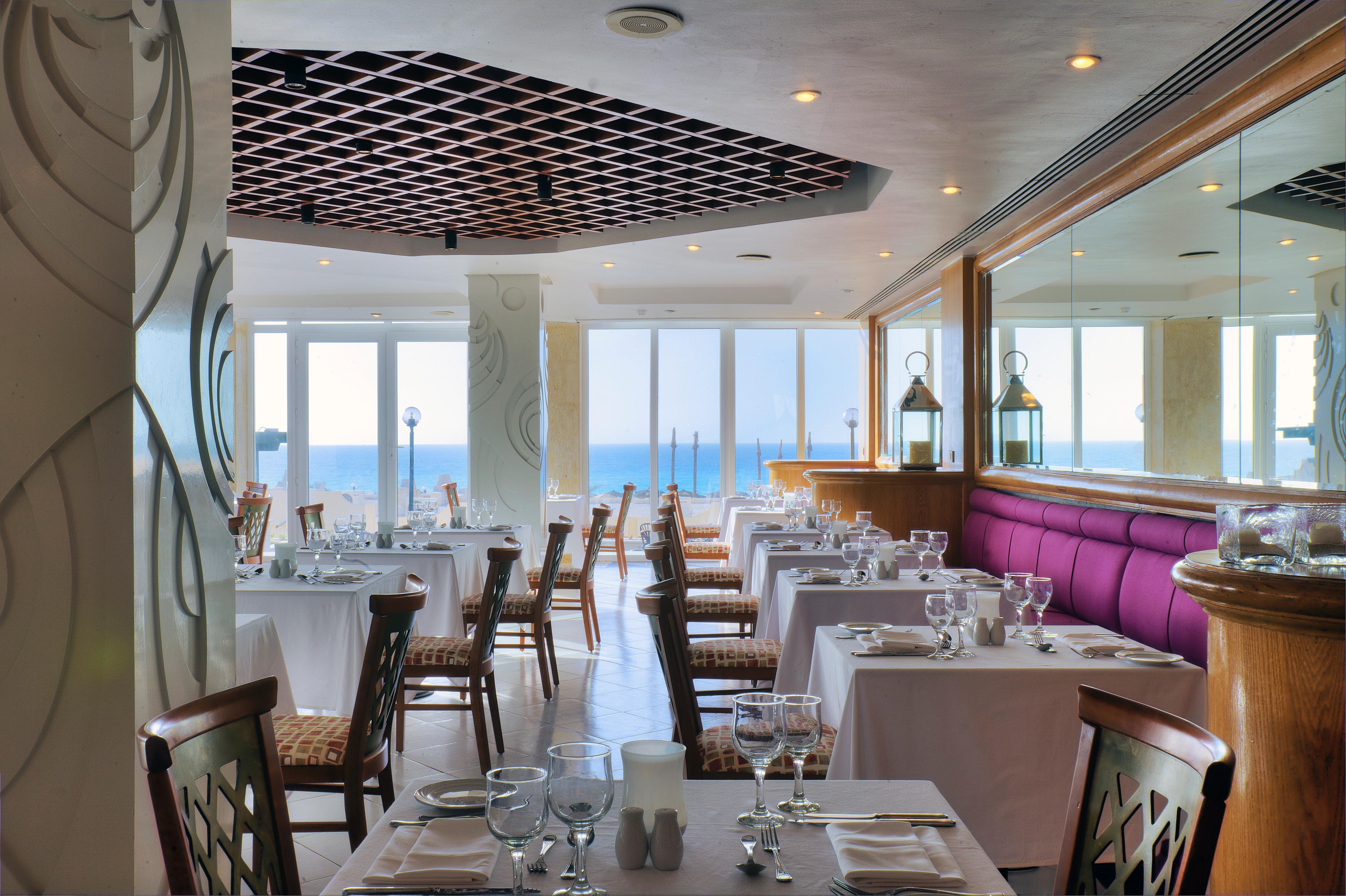 Borg El Arab Beach Resort Екстериор снимка The restaurant